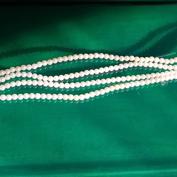 Vintage 4 PC. Pearl Necklace Collection - Picture 7 of 8
